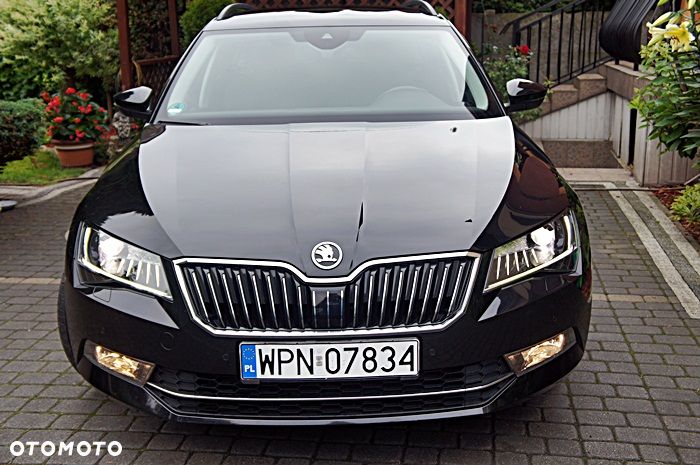 Skoda Superb 2.0 TDI DSG Sportline - 2