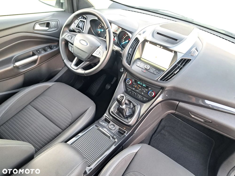 Ford Kuga - 24