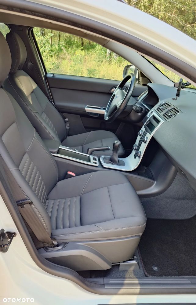 Volvo V50 D2 - 10