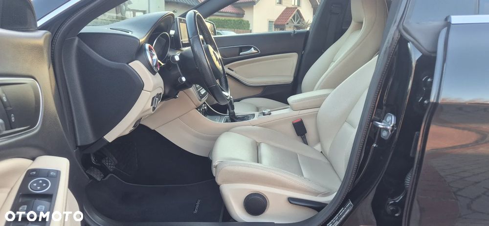 Mercedes-Benz CLA 200 UrbanStyle Edition - 14