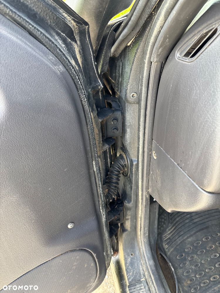 Jeep Grand Cherokee - 28