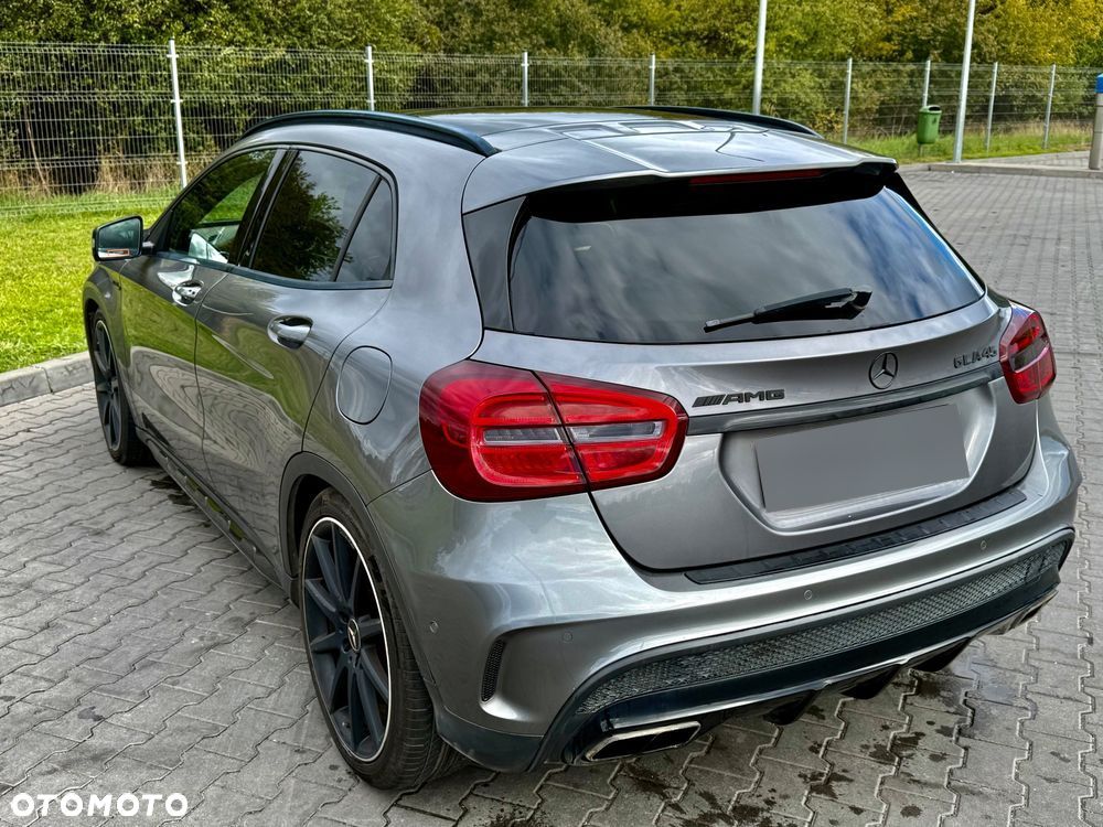 Mercedes-Benz GLA - 10