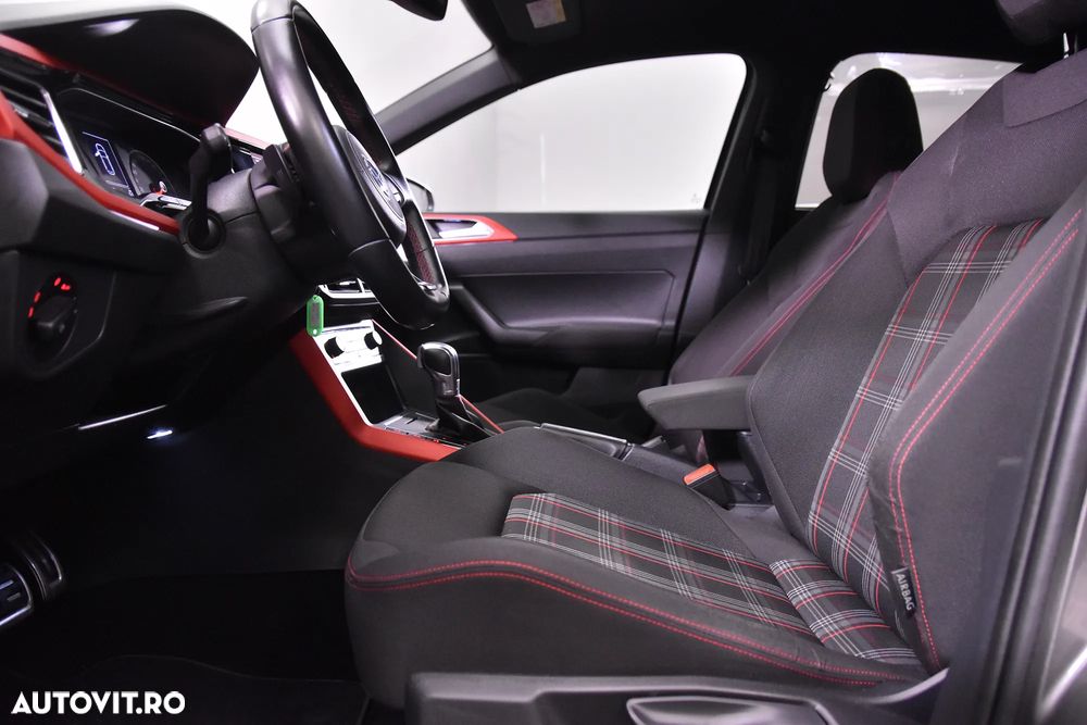 Volkswagen Polo 2.0 TSI DSG GTI - 23