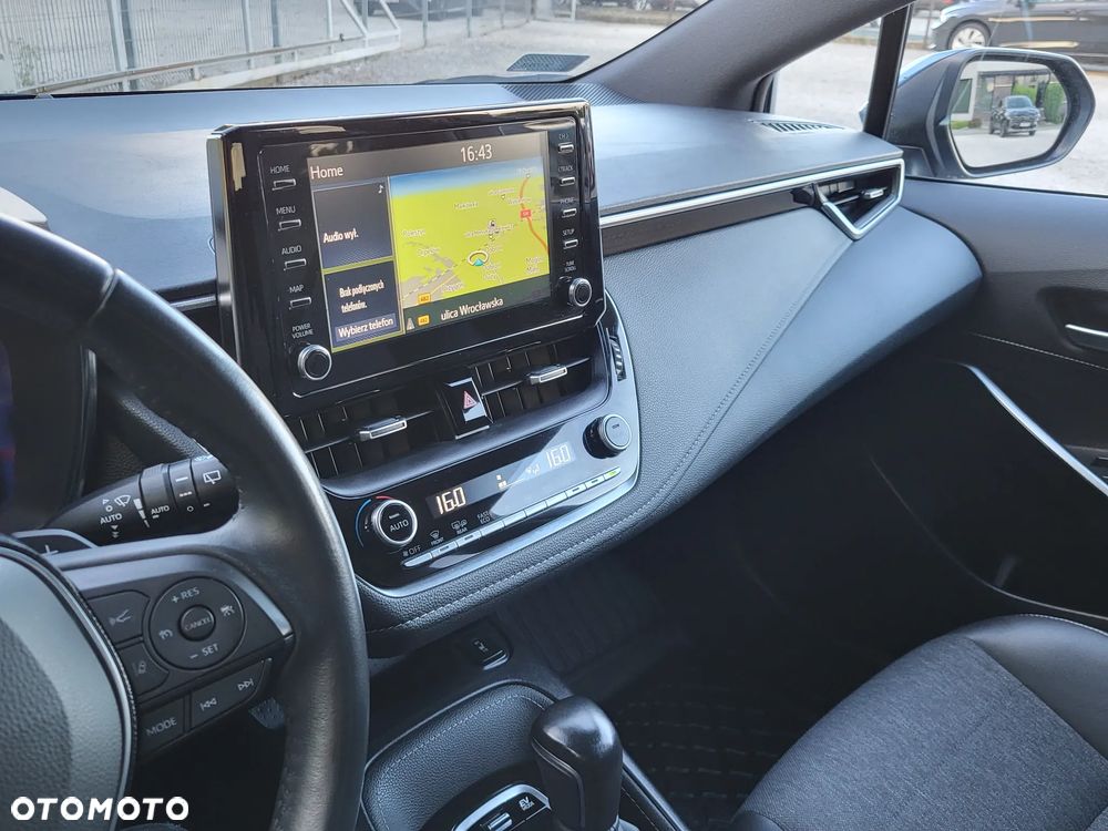Toyota Corolla 2.0 Hybrid Executive - 17
