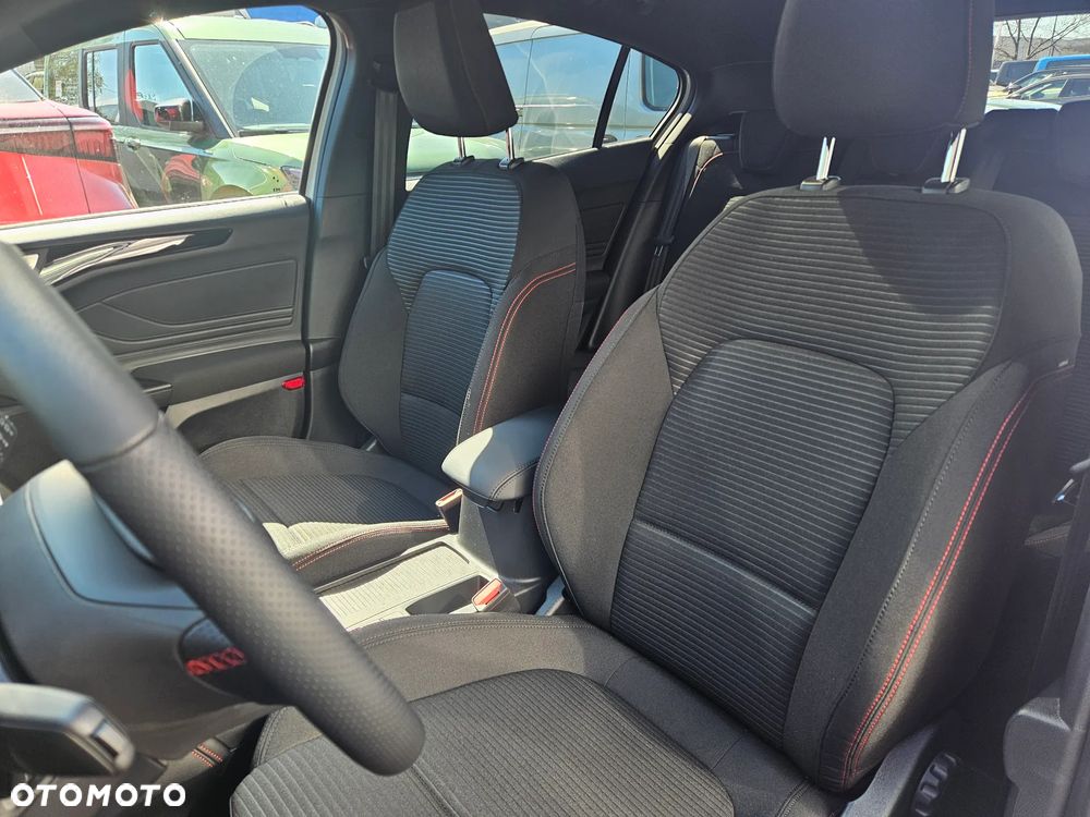 Ford Focus 1.0 EcoBoost mHEV ST-Line X - 14