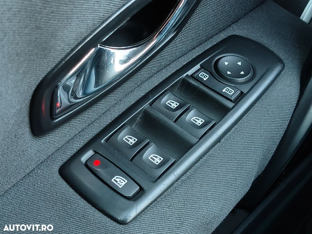 Renault Megane Grandtour TCe 130 BOSE Edition - 34