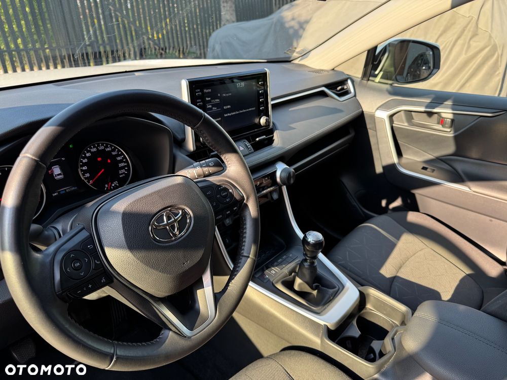 Toyota RAV4 - 12