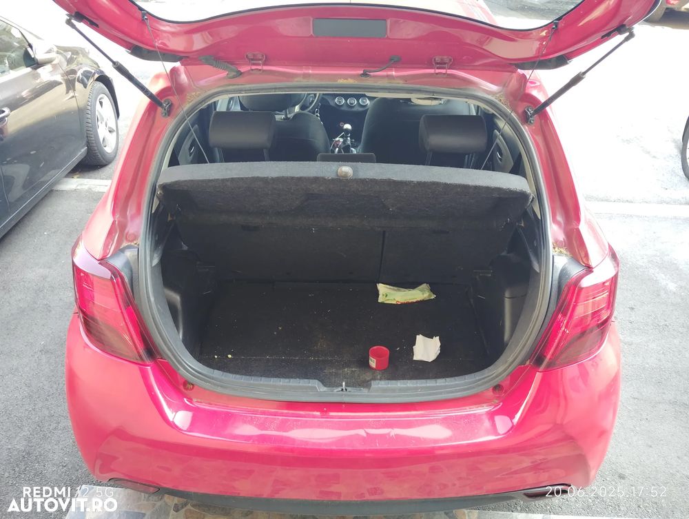 Toyota Yaris 1.3 VVT-i Sol - 8