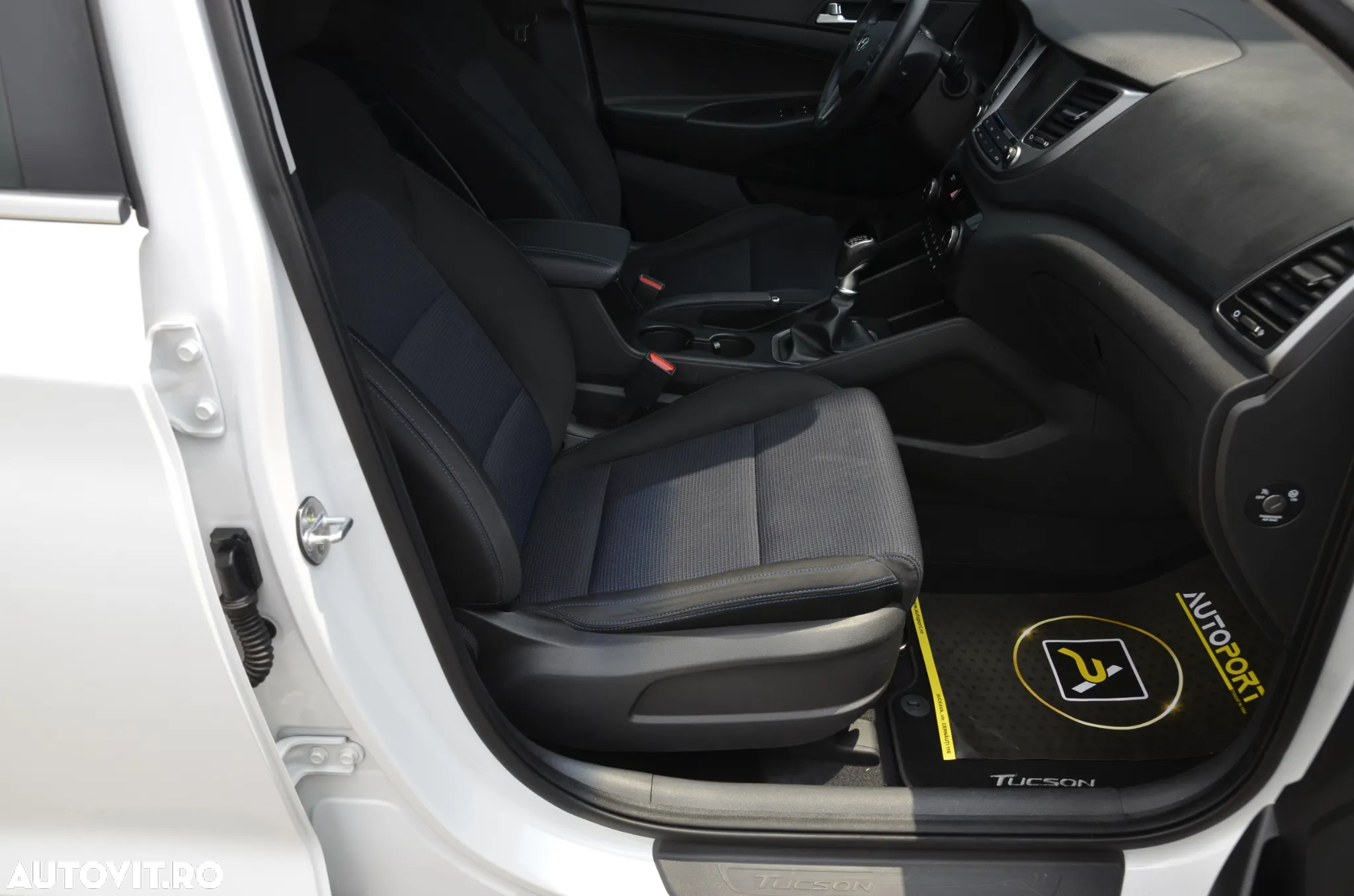 Hyundai Tucson blue 1.7 CRDi 2WD Advantage - 11