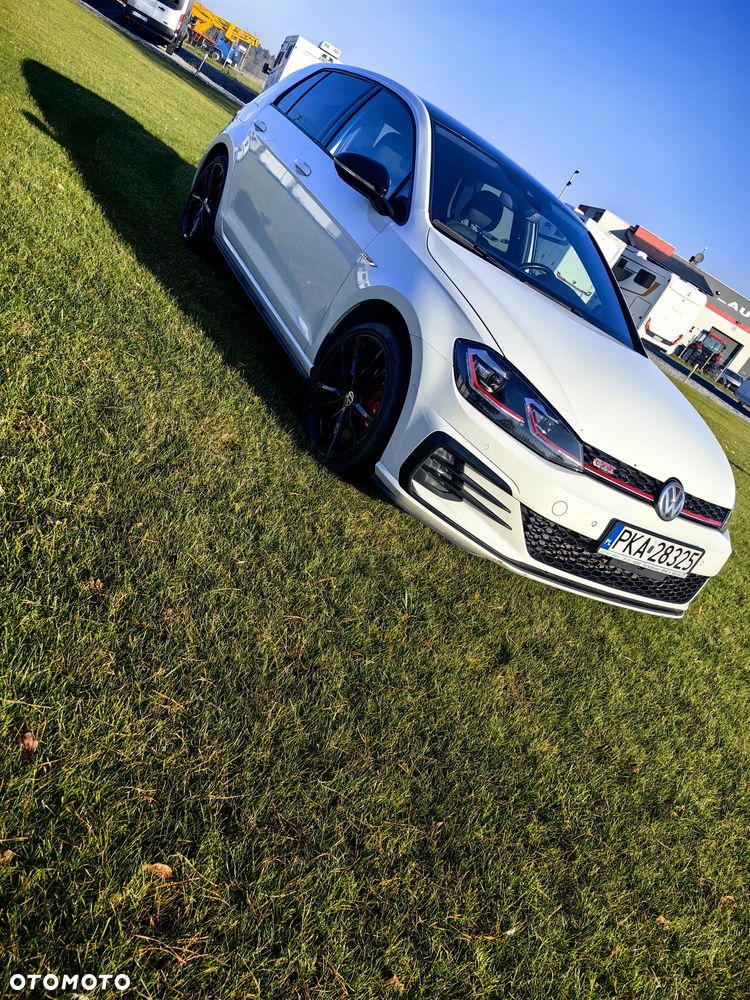 Volkswagen Golf GTI (BlueMotion Technology) DSG Performance - 2