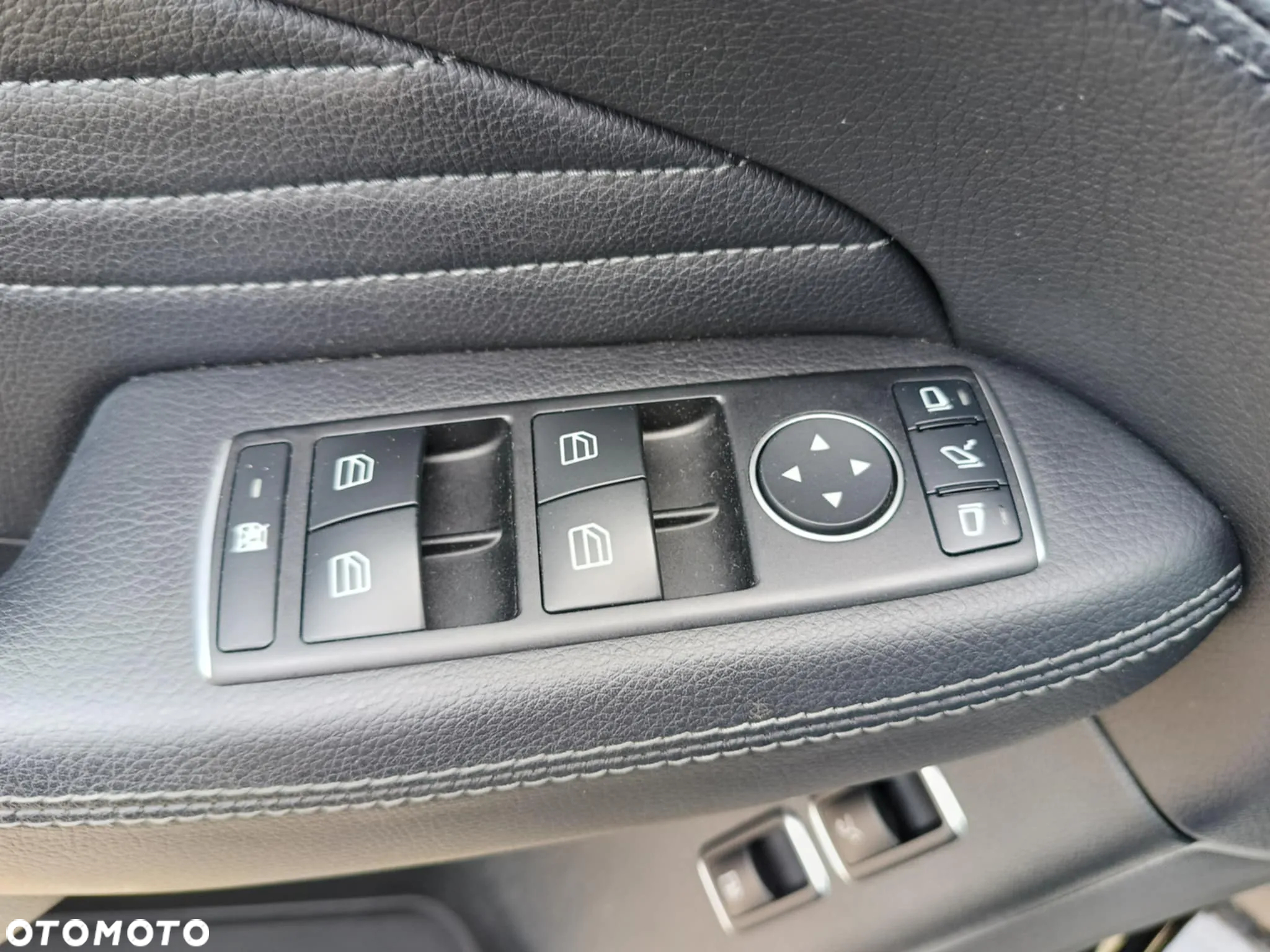 Mercedes-Benz GLE 500 e 4Matic 7G-TRONIC AMG Line - 32