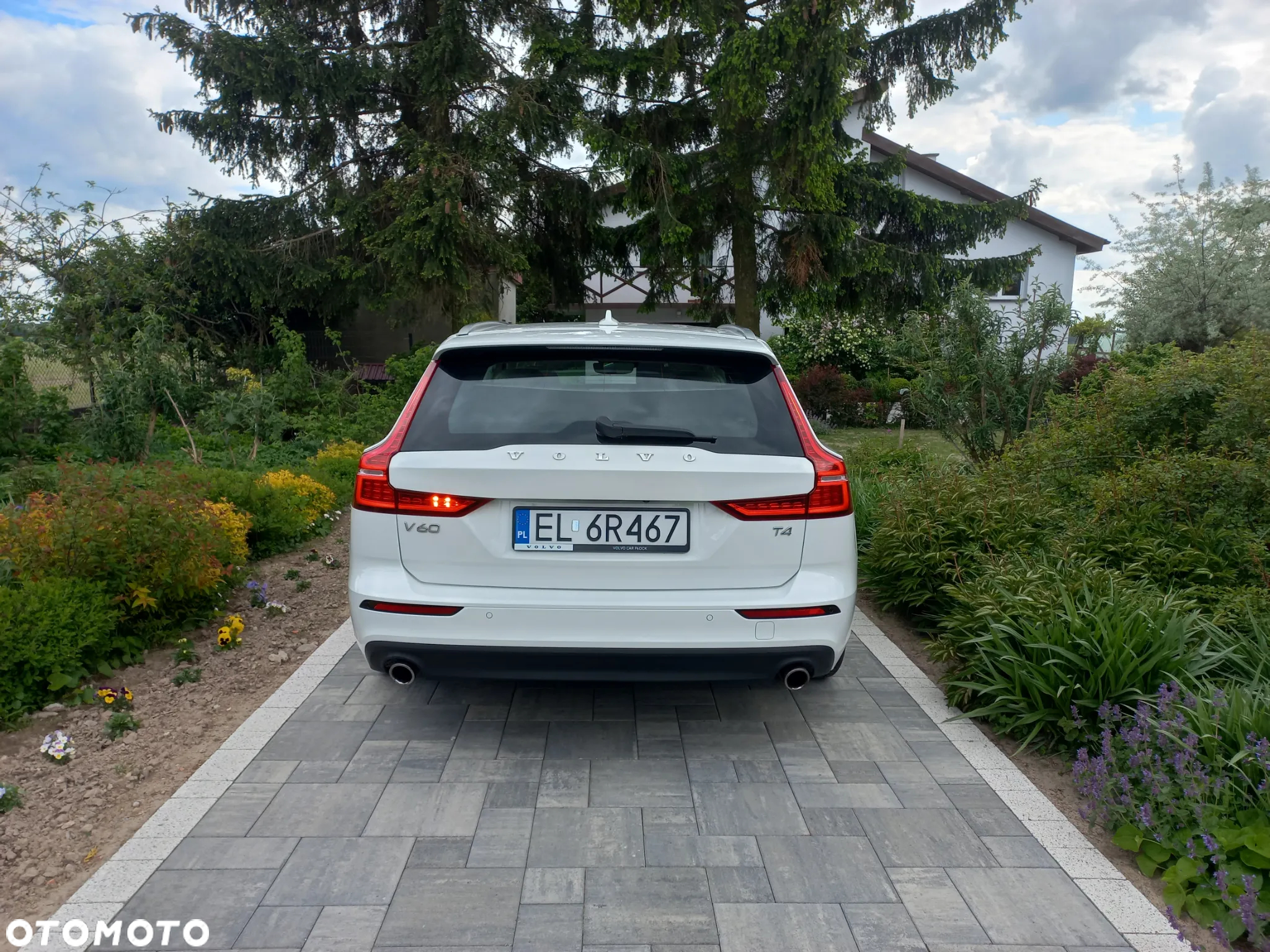 Volvo V60 T4 Momentum Pro - 5