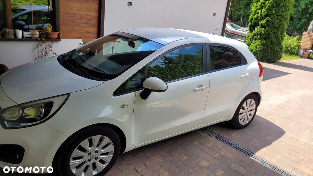 Kia Rio 1.4 Dream Team Edition - 38
