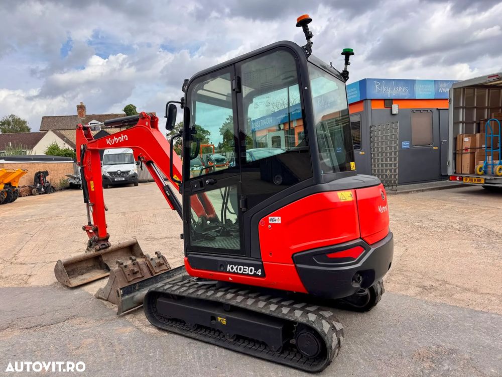 Kubota KX030 - 1
