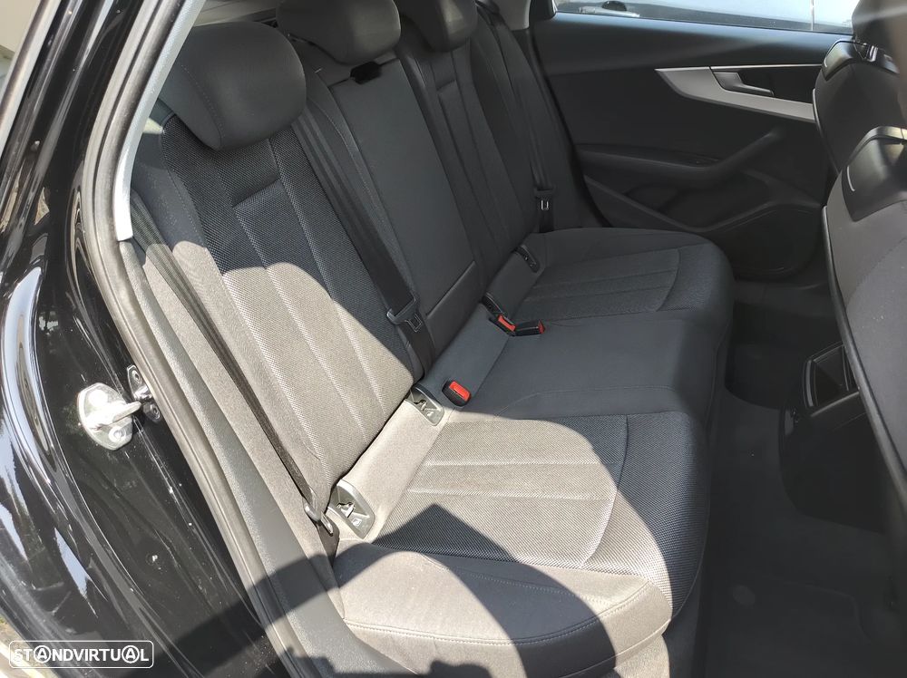 Audi A4 2.0 TDI S tronic design - 16