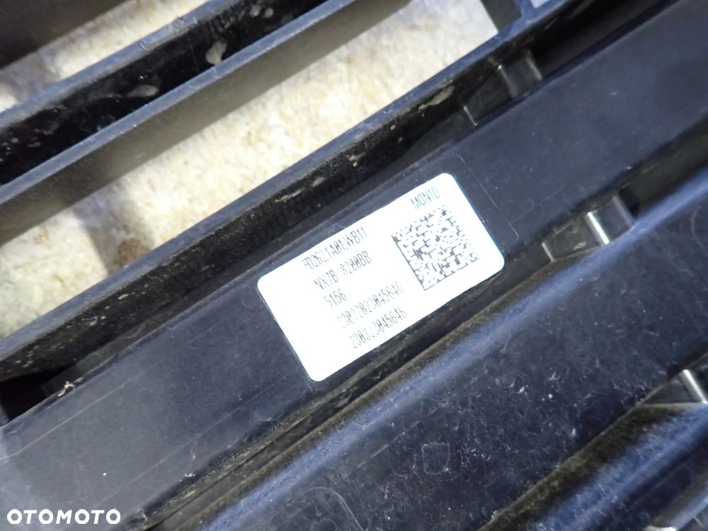 FORD FIESTA MK8 LIFT GRILL ATRAPA NX7B-8200-A - 8