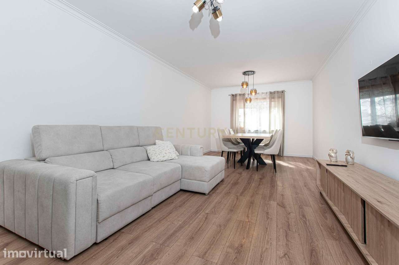 Apartamento T3 com Parqueamento e Arrecadação - Grande imagem: 2/25