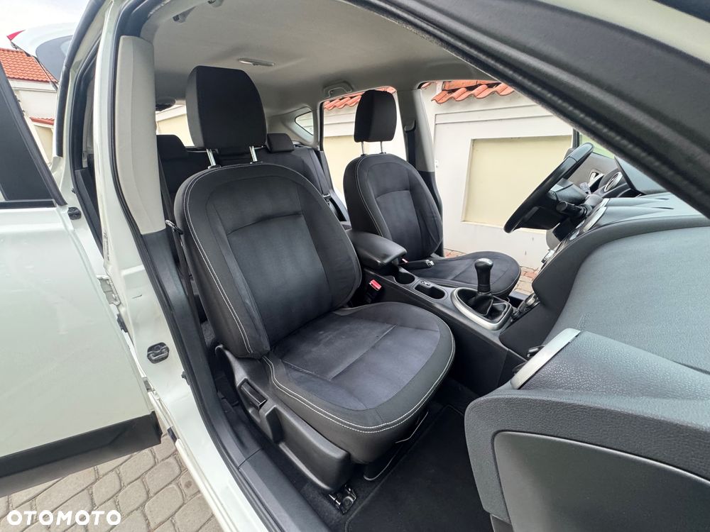 Nissan Qashqai - 25
