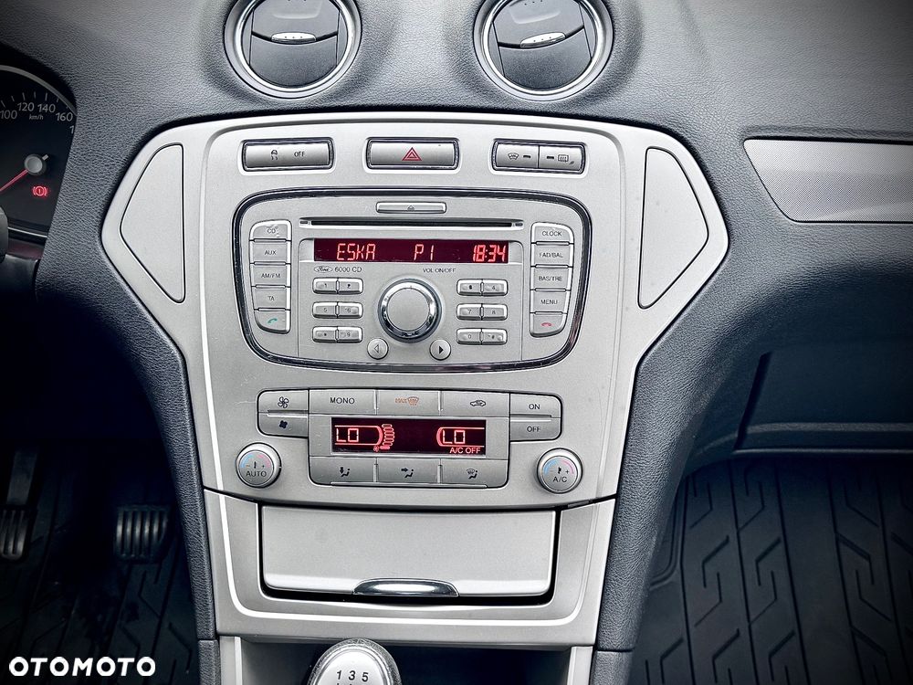 Ford Mondeo 2.0 Ghia - 15