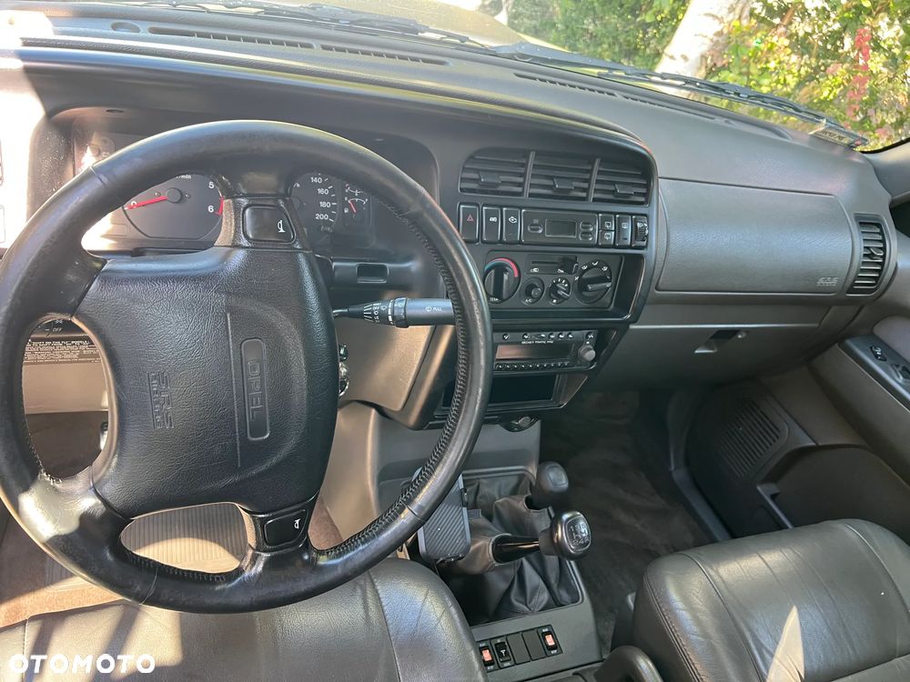 Isuzu Trooper - 20