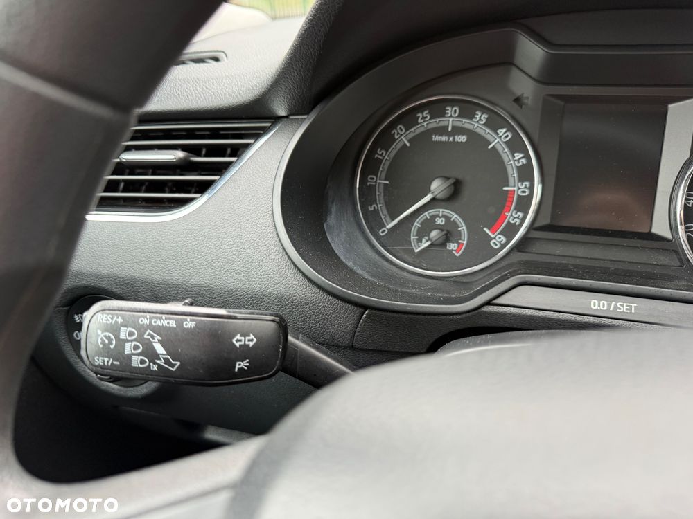 Skoda Octavia 1.6 TDI DSG Ambition - 22