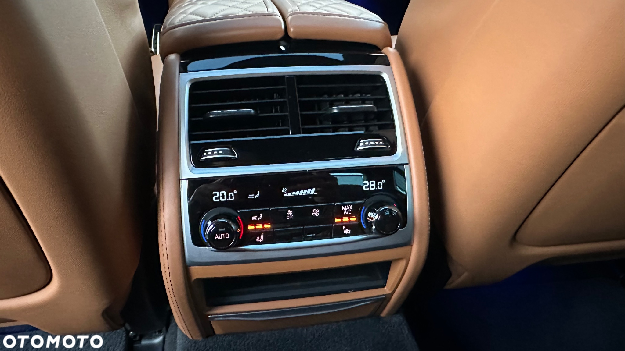BMW Seria 7 740Ld xDrive sport - 27