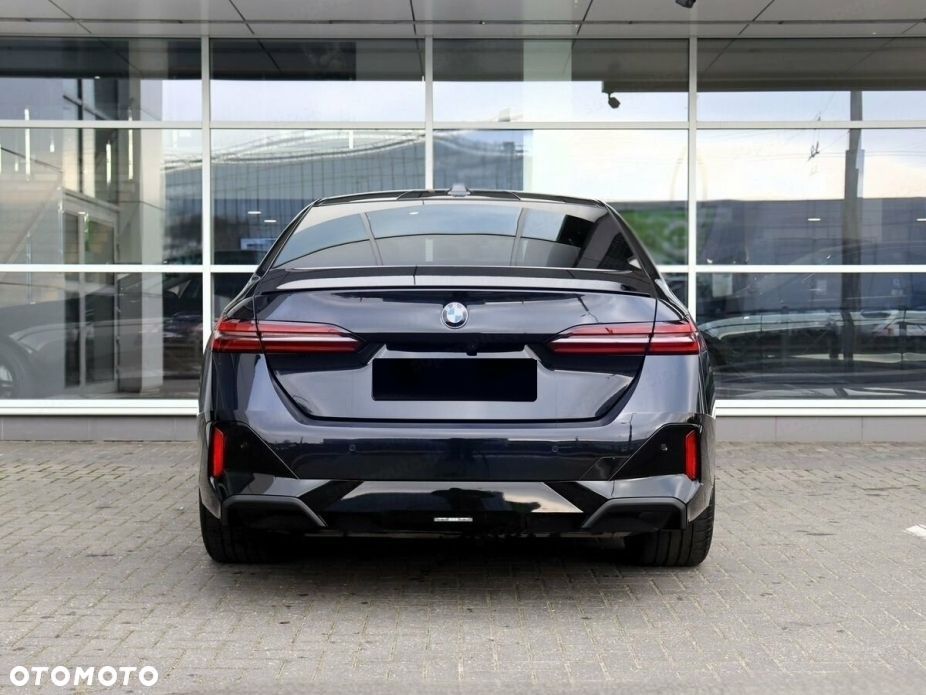 BMW Seria 5 540d xDrive mHEV M Sport - 2