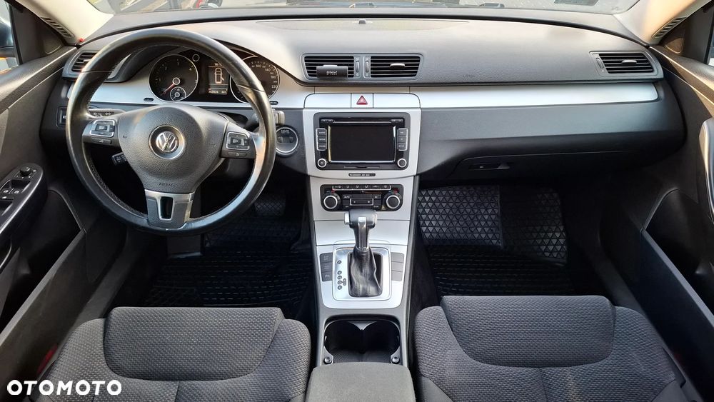 Volkswagen Passat 2.0 TDI Comfortline DSG - 26