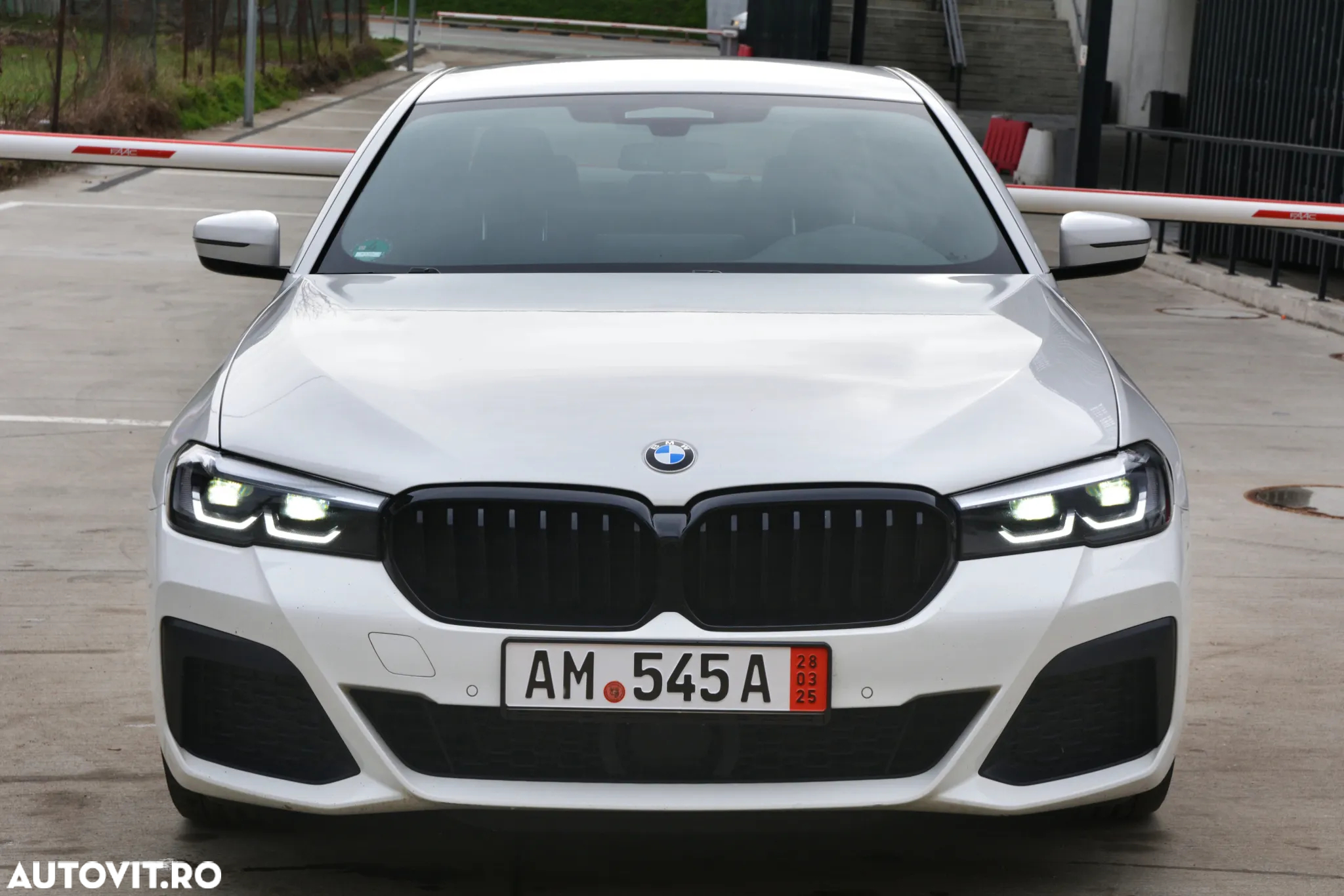 BMW Seria 5 530d AT MHEV - 2