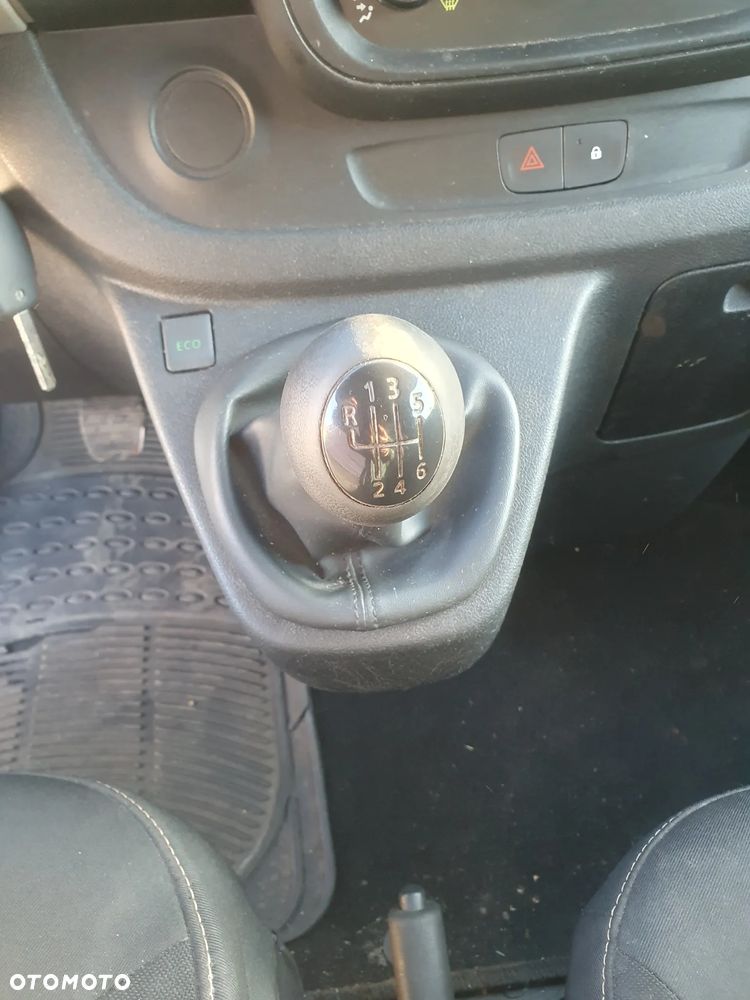 Renault Trafic - 16