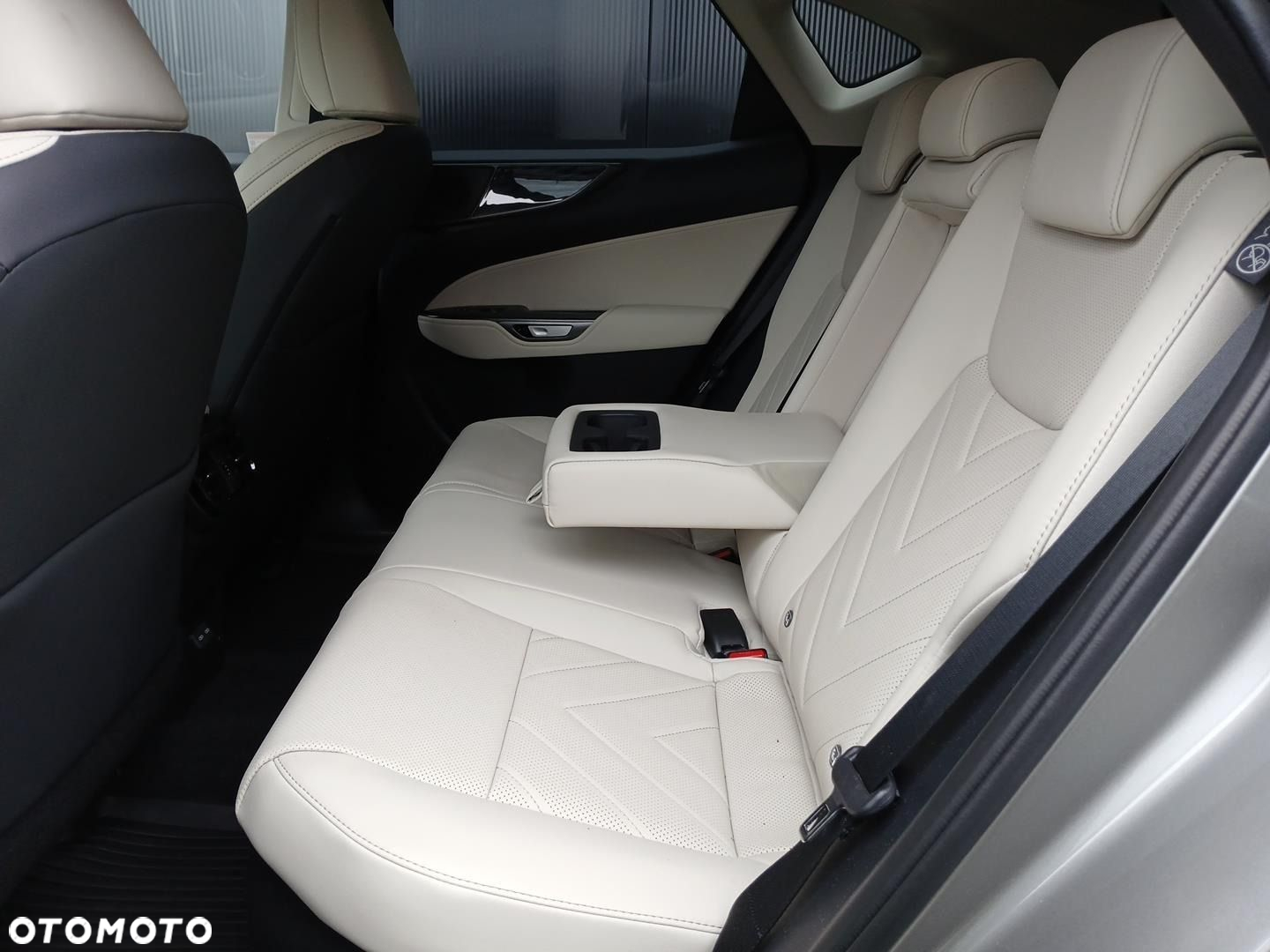 Lexus NX 350h Prestige AWD - 26