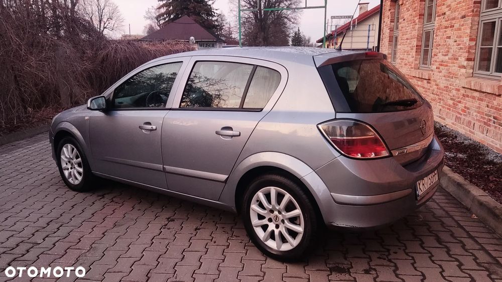 Opel Astra 1.7 CDTI Enjoy - 4