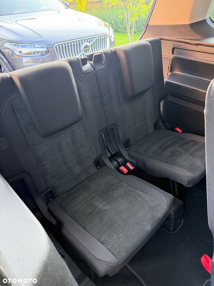 Volkswagen Touran - 22