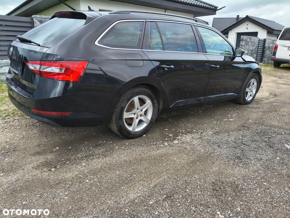 Skoda Superb 1.6 TDI Ambition - 18