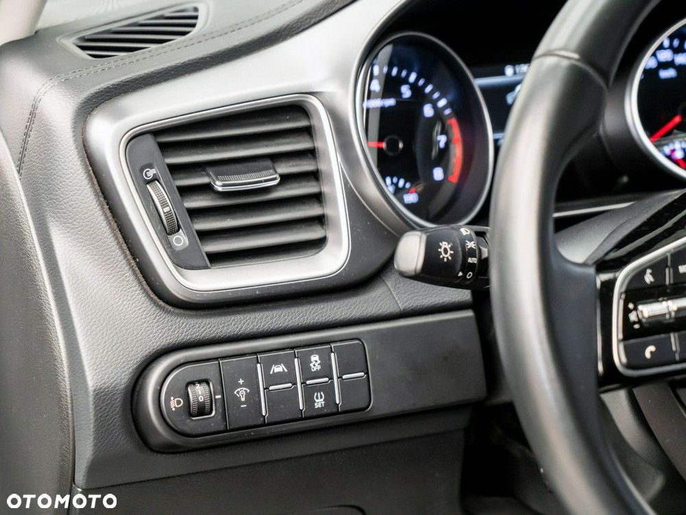 Kia XCeed 1.5 T-GDI M - 24