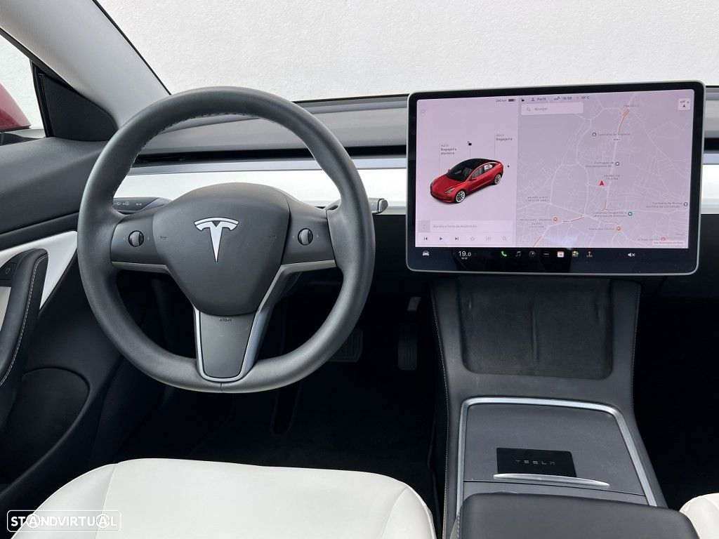 Tesla Model 3 Long Range Tração Traseira - 16