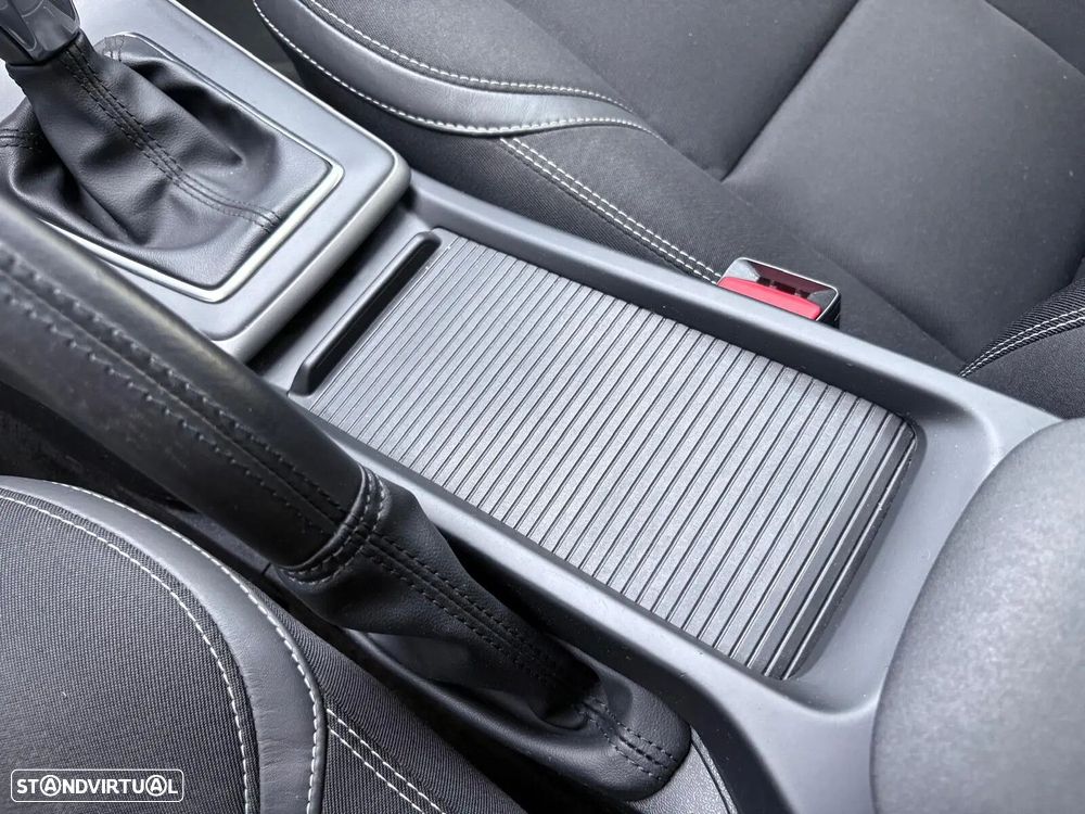 Volvo V40 1.5 T3 Sport Edition Plus Geartronic - 49