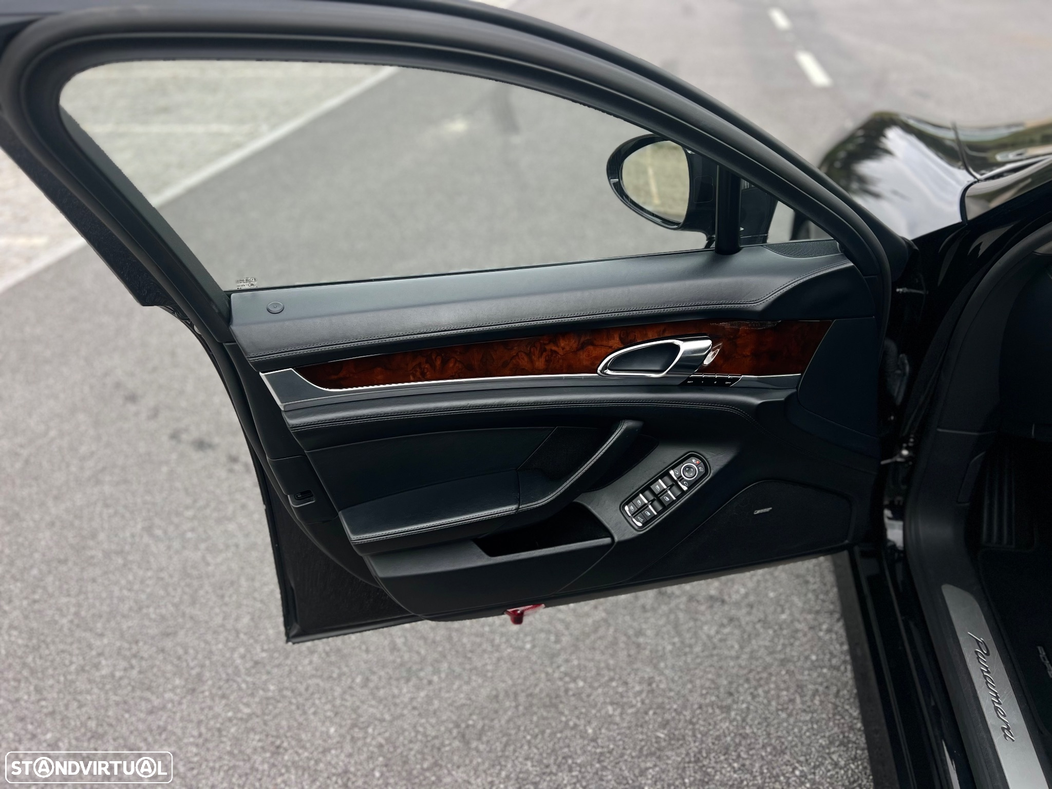 Porsche Panamera Diesel Platinum Edition - 14