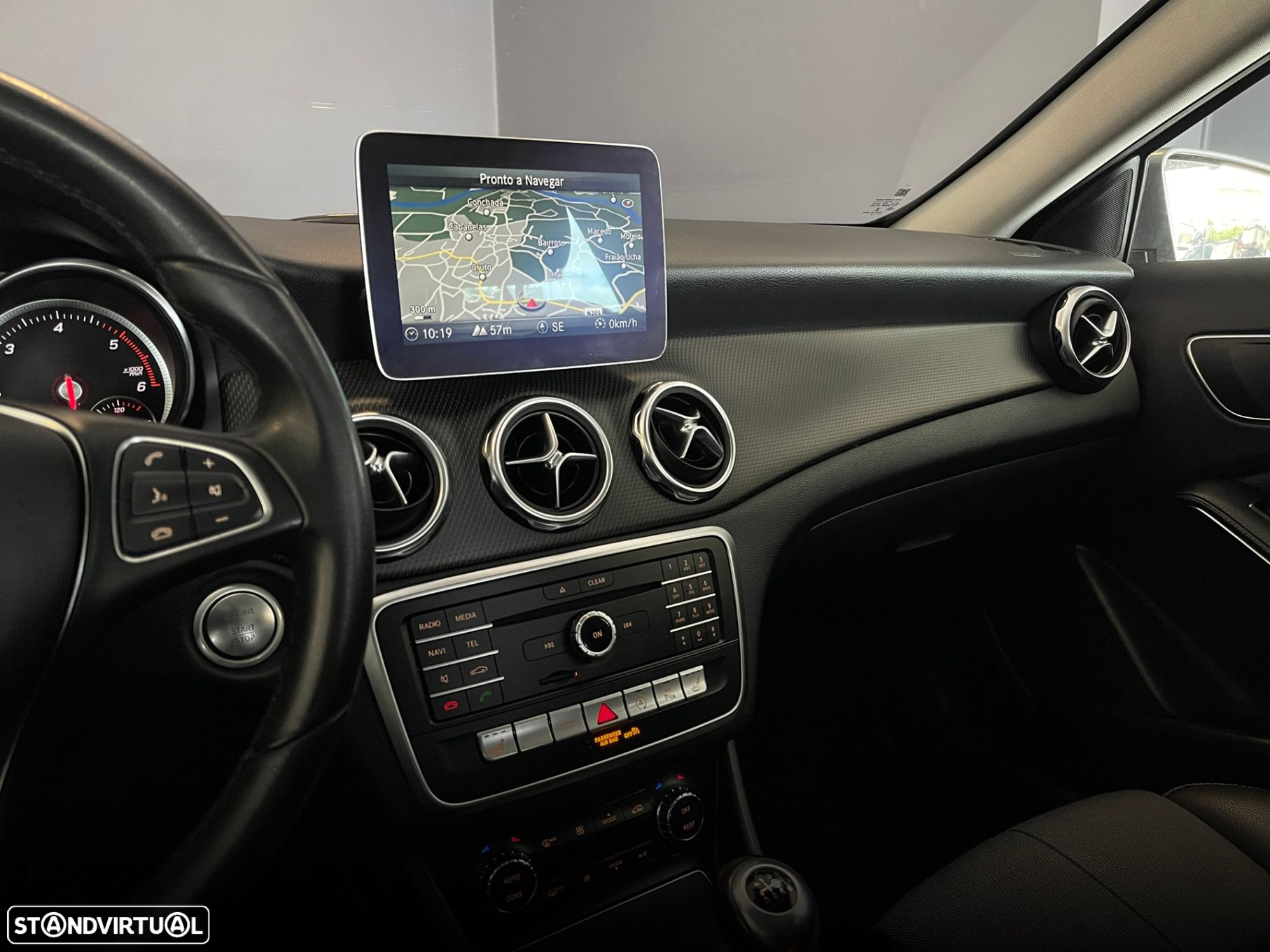 Mercedes-Benz GLA 200 d Urban - 26