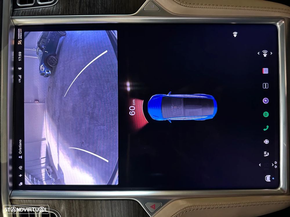 Tesla Model X 90D - 20