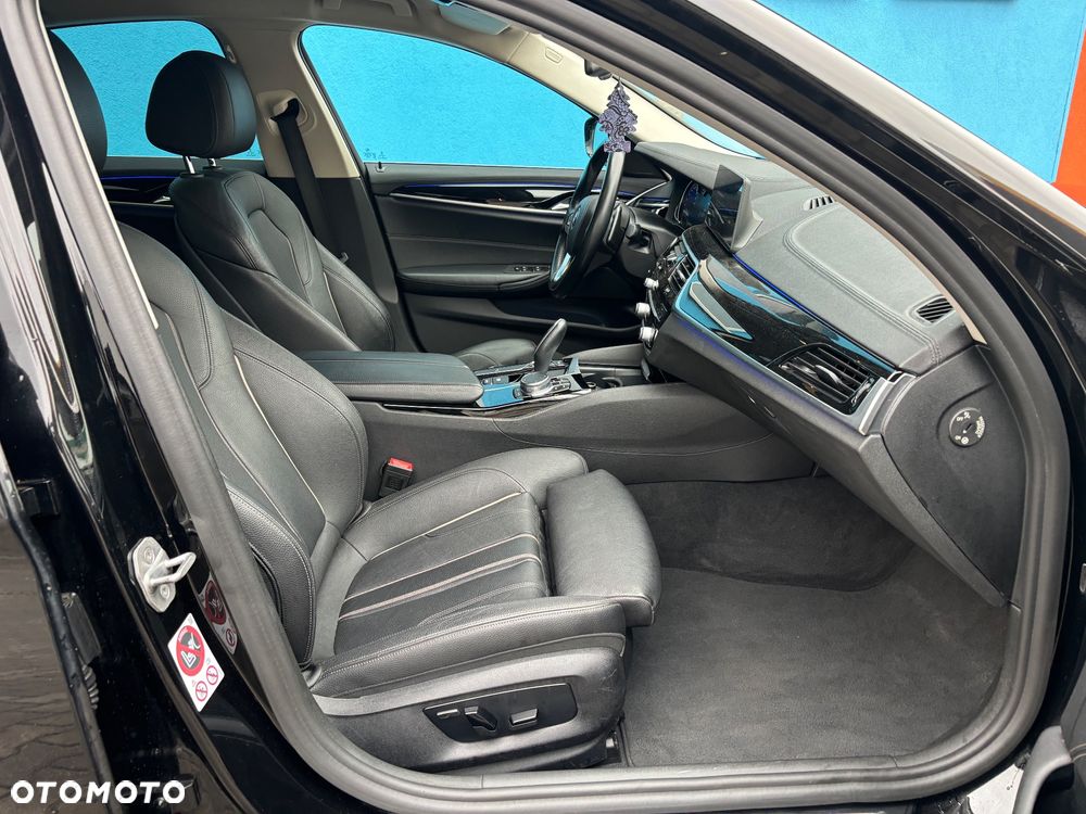 BMW Seria 5 520d xDrive Luxury Line sport - 17