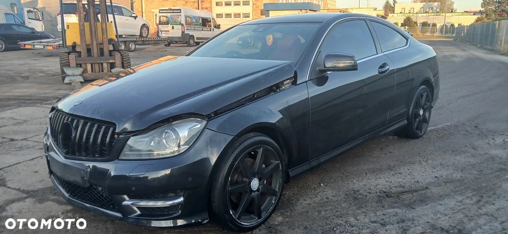 Mercedes-Benz Klasa C 220 CDI DPF Coupe BlueEFFICIENCY 7G-TRONIC Edition 1 - 1