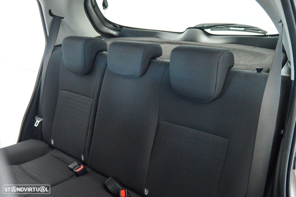 Toyota Yaris 1.4 D-4D ACtive - 11