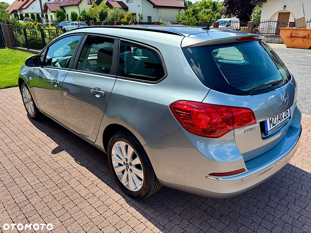 Opel Astra IV 1.4 T Cosmo - 14