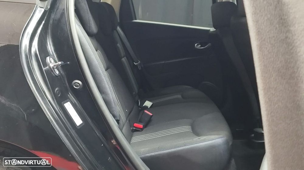 Renault Clio Sport Tourer 0.9 TCe GT Line - 10