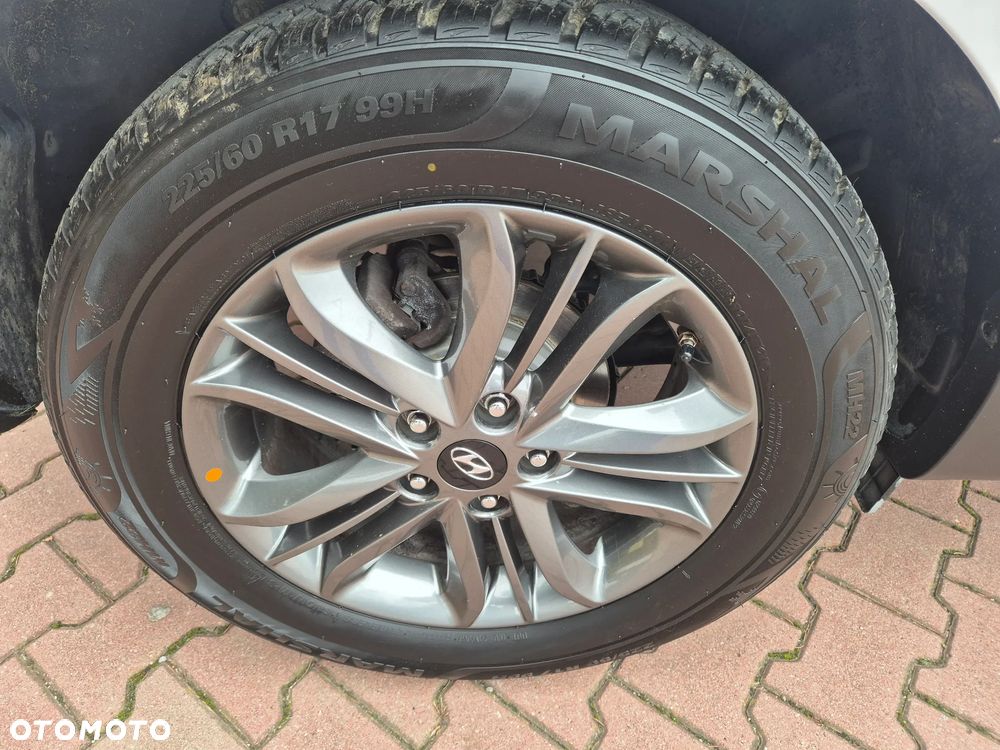 Hyundai ix35 1.7 CRDi 2WD blue Finale Gold - 29