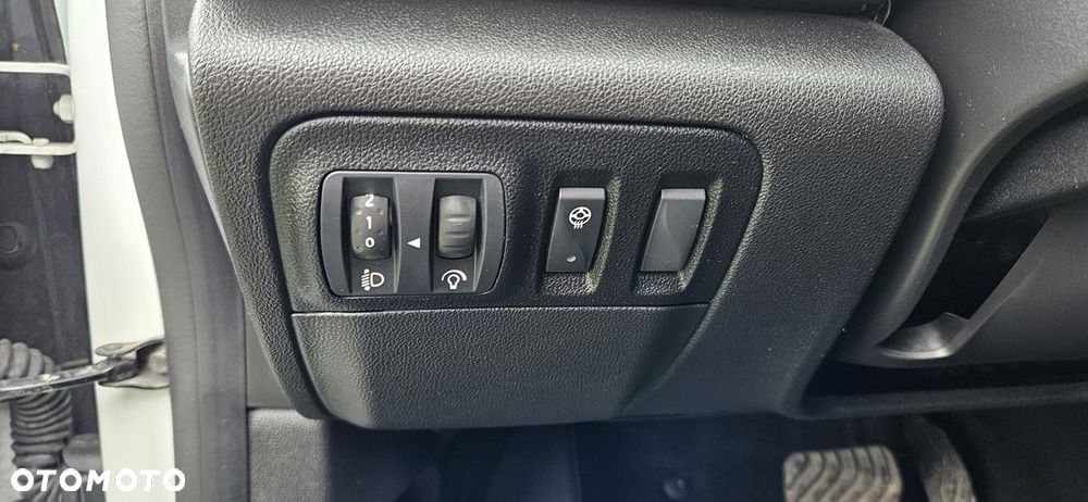 Renault Megane TCe 140 GPF EDC LIMITED - 9