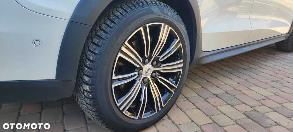Volvo V60 Cross Country - 12