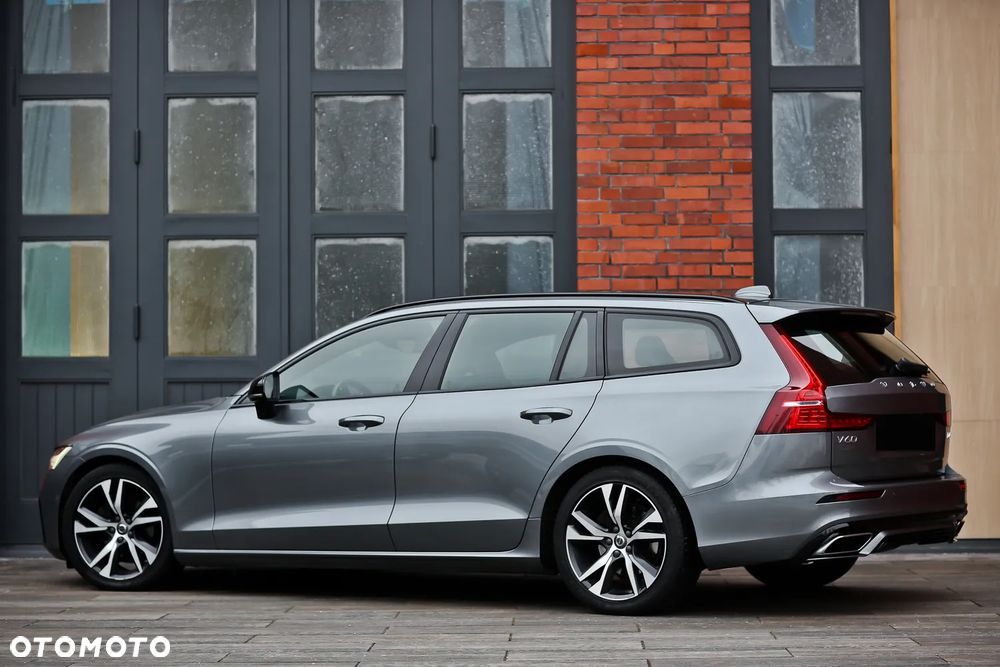 Volvo V60 D4 Geartronic R-Design - 11
