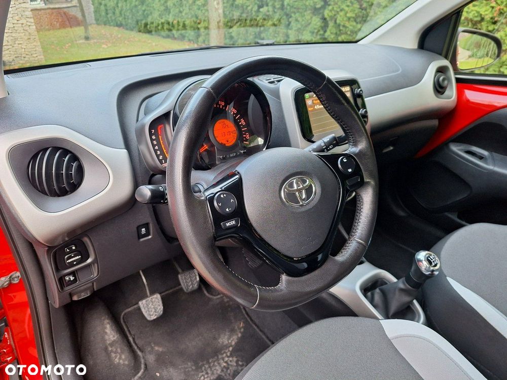 Toyota Aygo x-play touch - 9